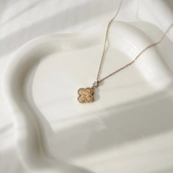COLLIER LANA